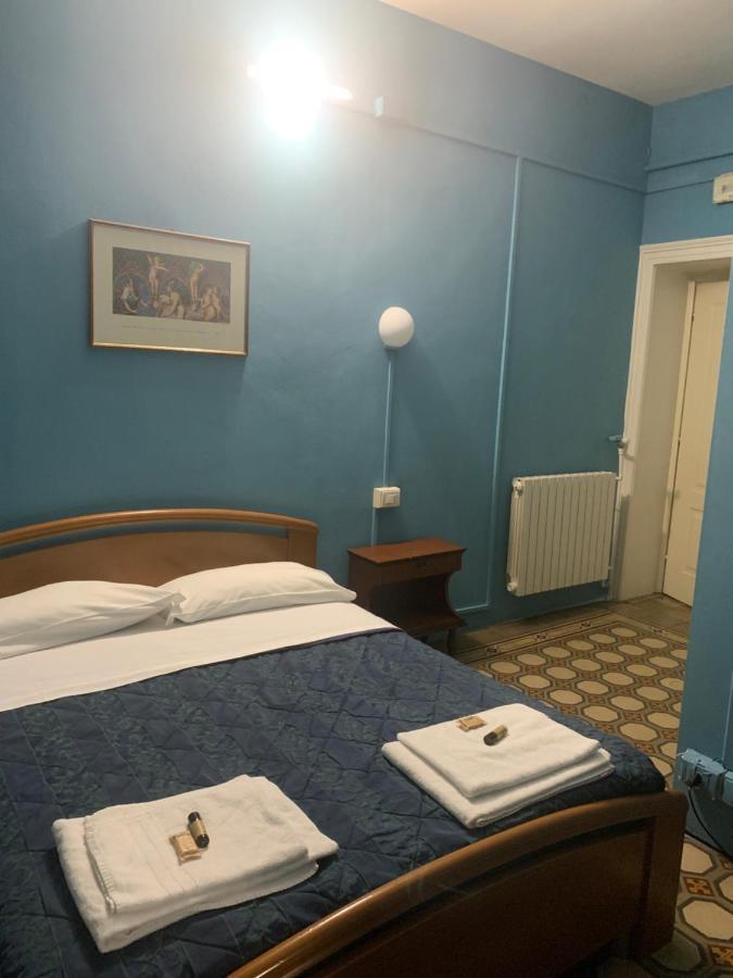 Leon Doro Hotel Парма Екстериор снимка