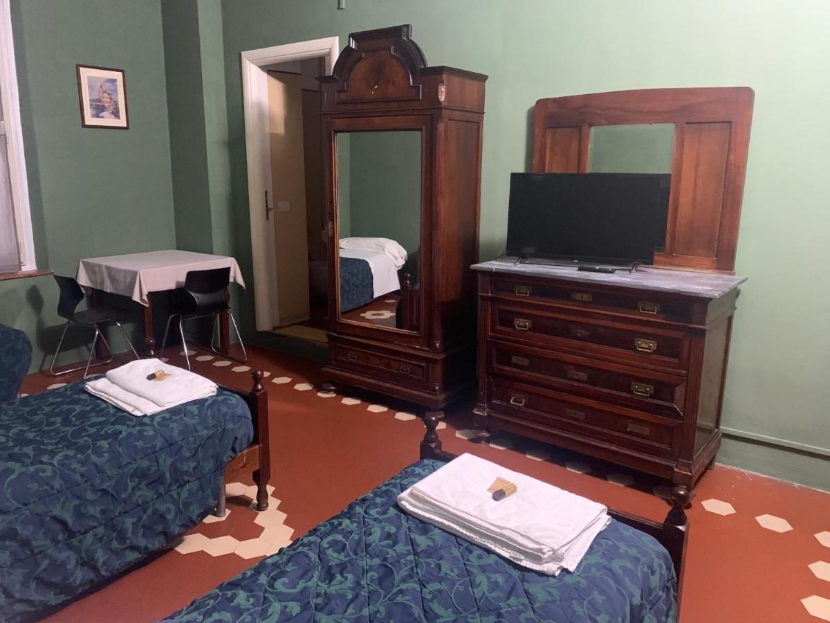 Leon Doro Hotel Парма Екстериор снимка