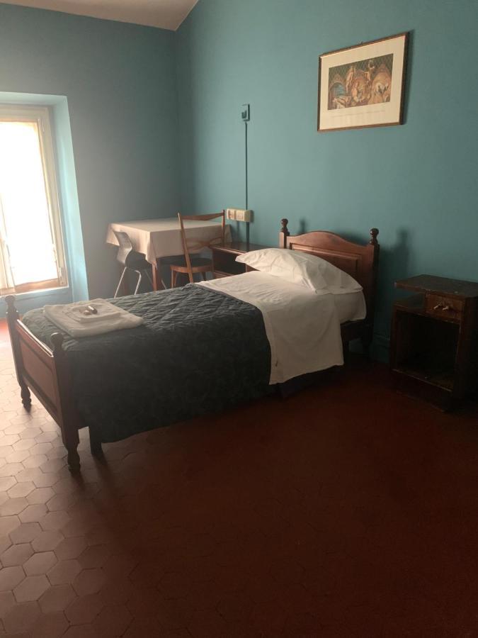 Leon Doro Hotel Парма Екстериор снимка